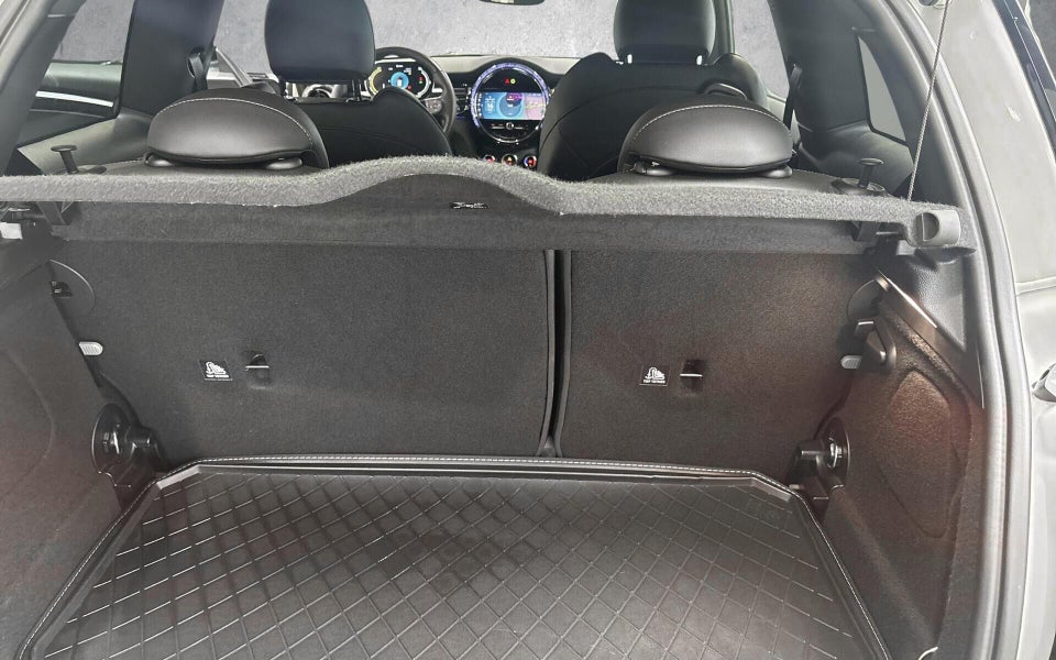 MINI Cooper SE Experience 3d