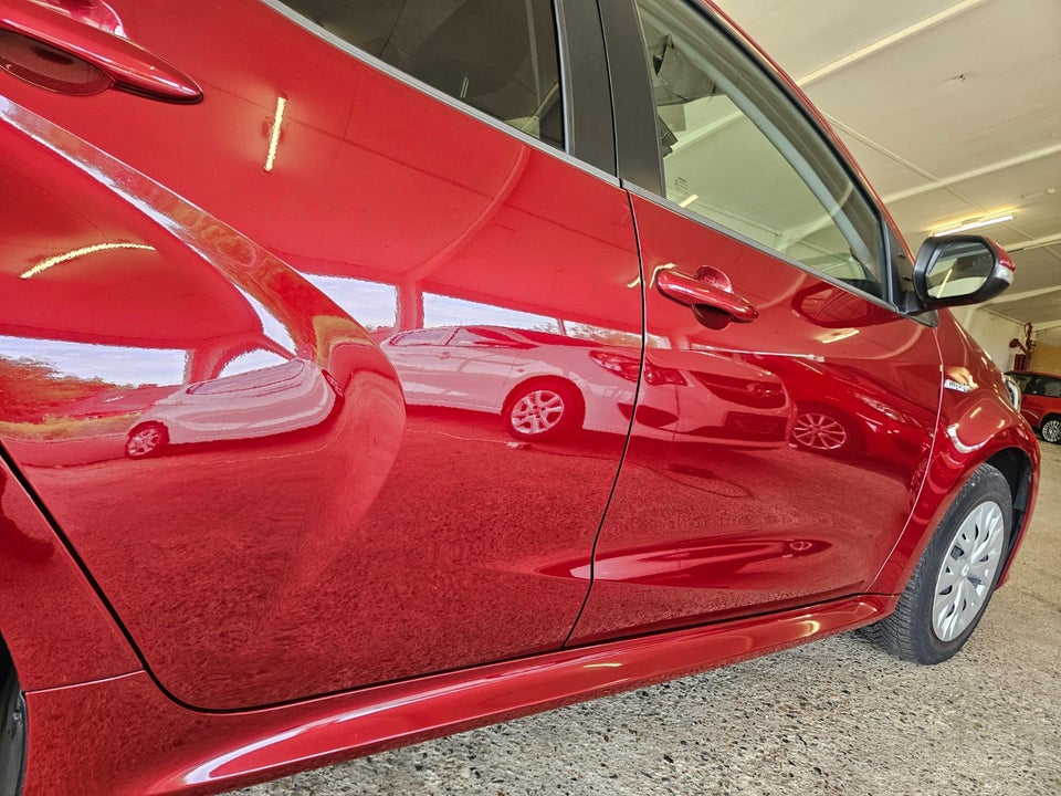 Toyota Yaris 1,5 Hybrid H1 e-CVT 5d