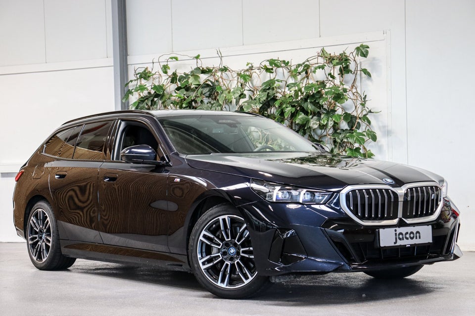 BMW i5 eDrive40 Touring Fully Charged M-Sport 5d
