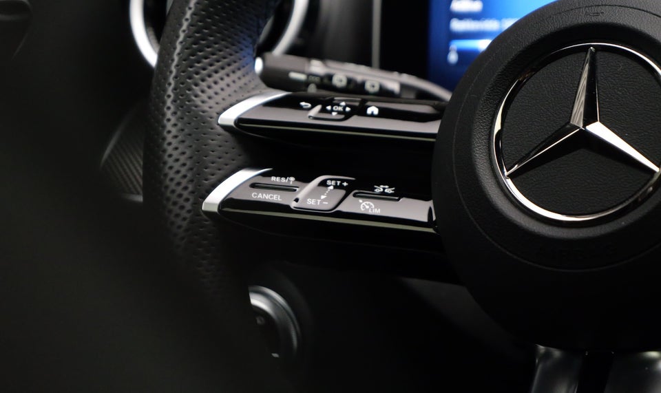 Mercedes C300 de 2,0 AMG Line stc. aut. 5d