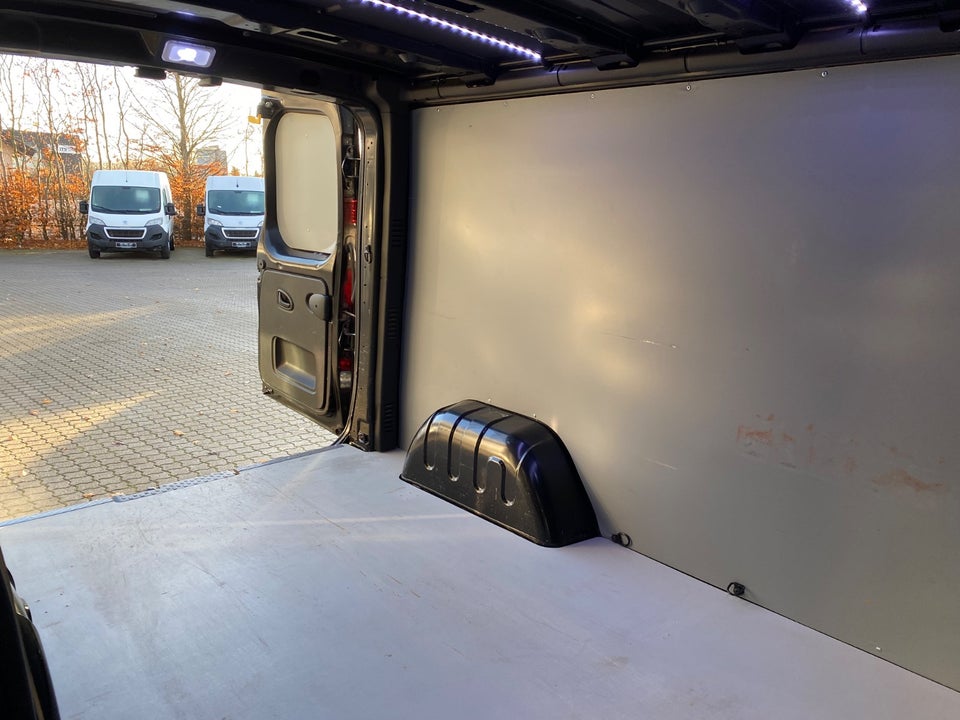 Renault Trafic T29 2,0 dCi 170 L2H1 EDC