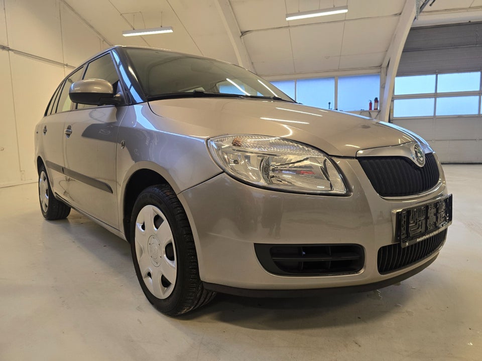 Skoda Fabia 1,4 16V Ambiente Combi 5d