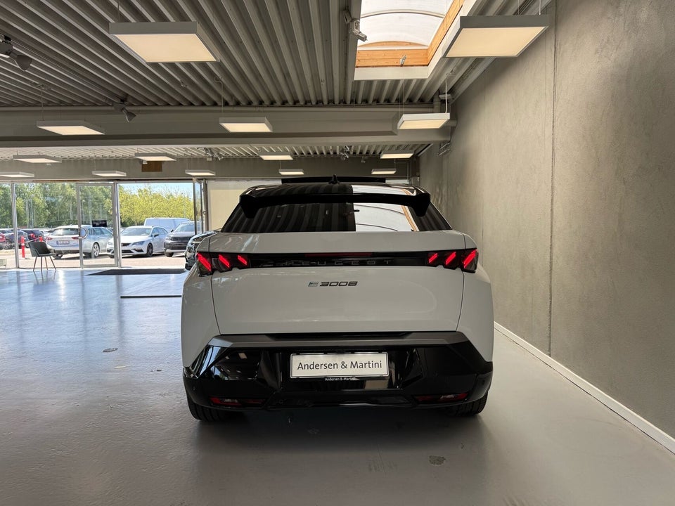 Peugeot e-3008 77 GT Pack 5d