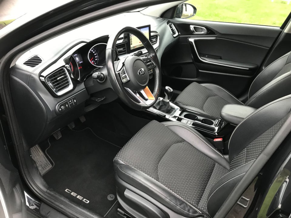 Kia Ceed 1,6 CRDi 136 Intro Edition 5d