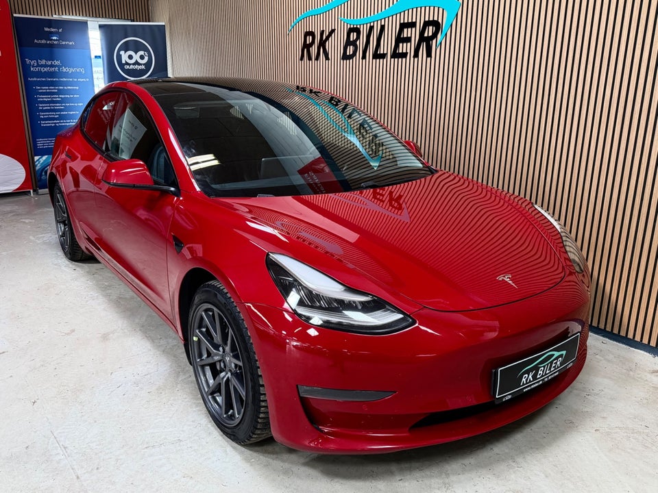 Tesla Model 3 Long Range AWD 4d