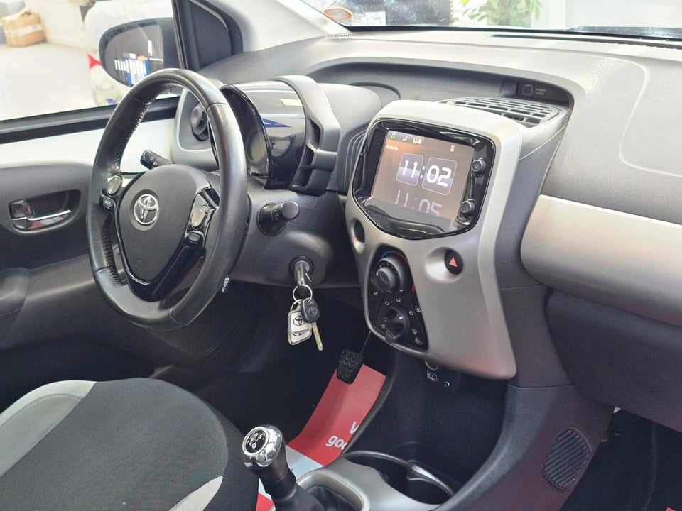 Toyota Aygo 1,0 VVT-i x-play 5d