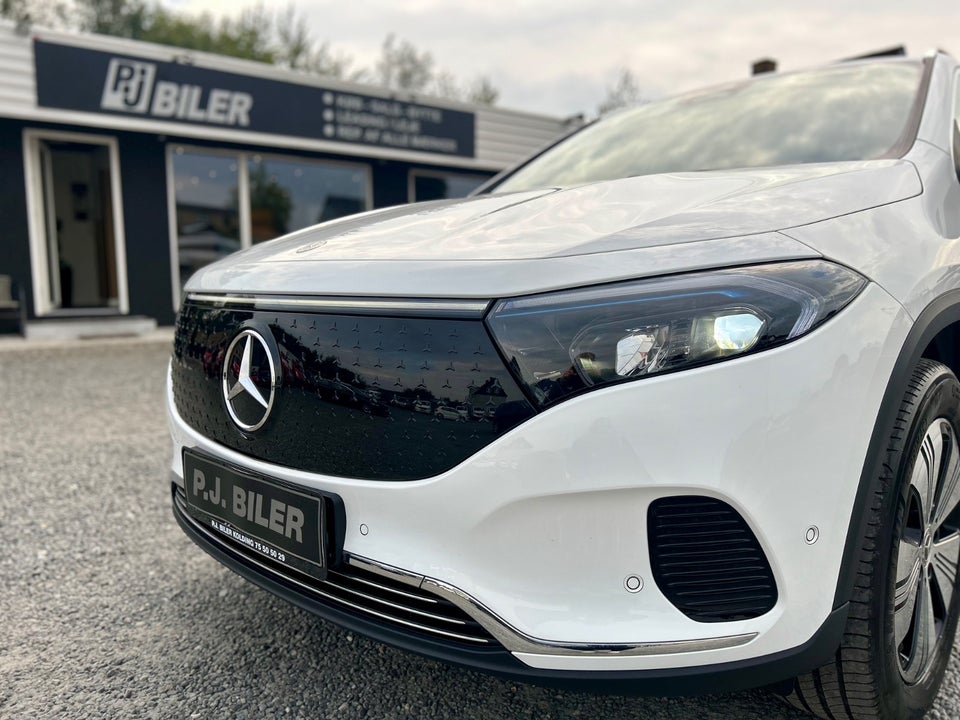 Mercedes EQA300 Progressive 4Matic 5d