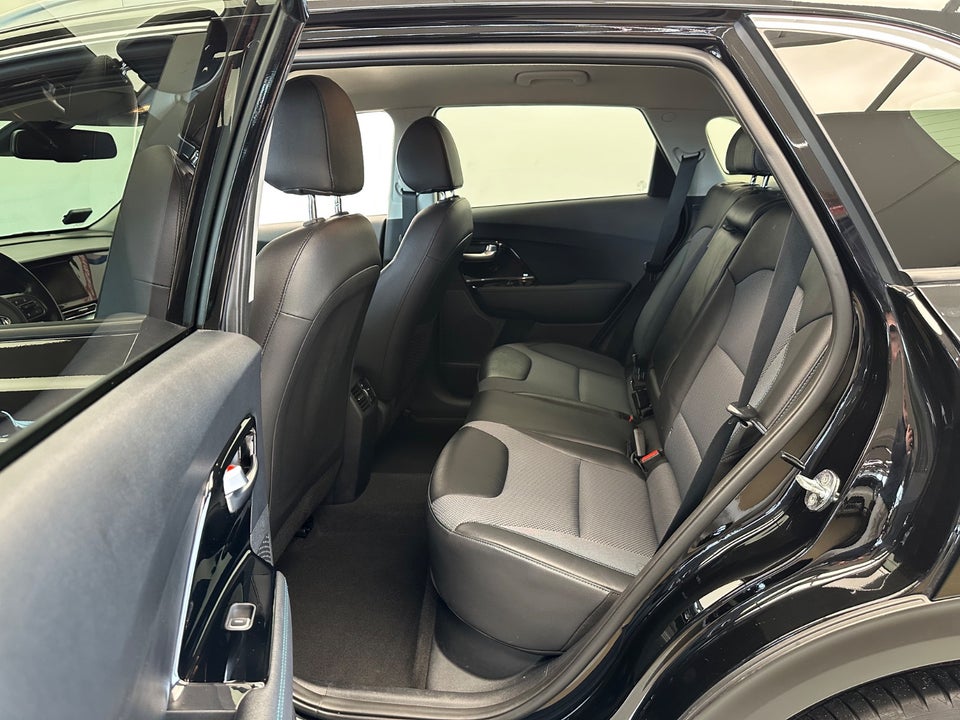 Kia e-Niro 64 Advance 5d