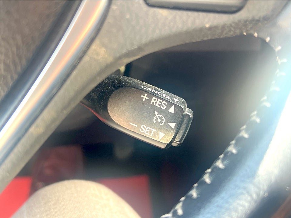 Toyota Auris 1,8 Hybrid H2 Comfort CVT 5d