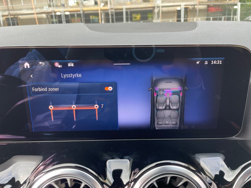 Mercedes EQA300 Progressive 4Matic 5d