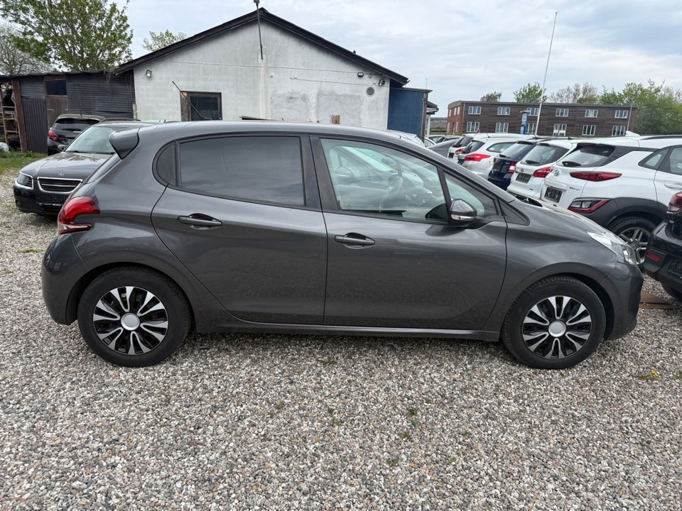 Peugeot 208 1,5 BlueHDi 100 Signature+ 5d