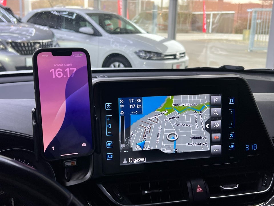 Toyota C-HR 1,8 Hybrid C-LUB Selected CVT 5d