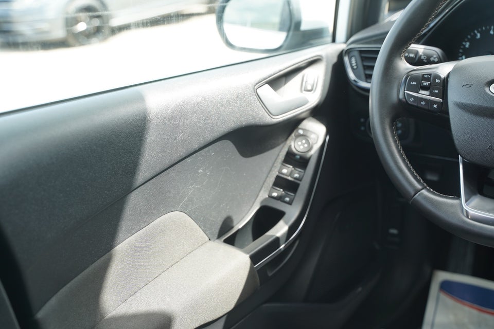 Ford Fiesta 1,0 EcoBoost mHEV Titanium 5d
