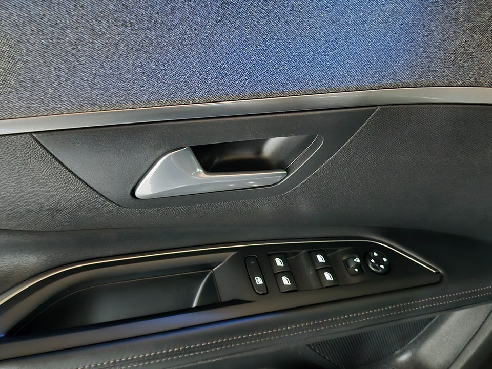 Peugeot 5008 1,2 PureTech 130 Allure EAT8 7prs 5d