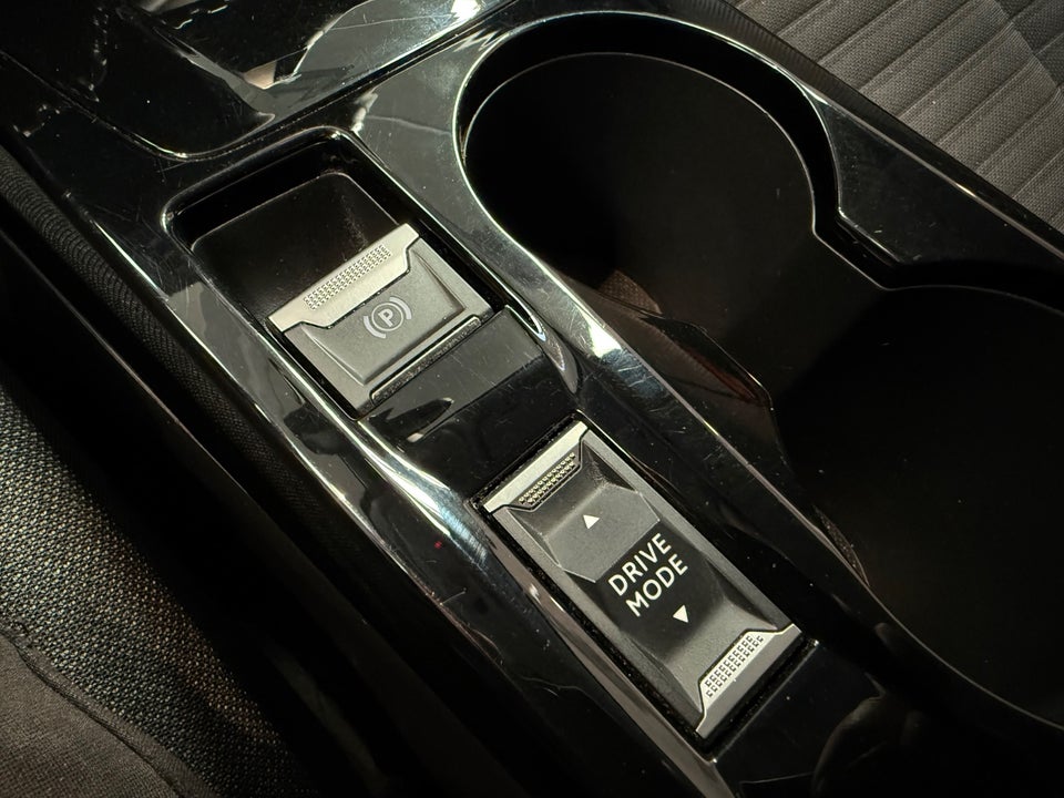 Peugeot e-2008 50 Active Pack 5d