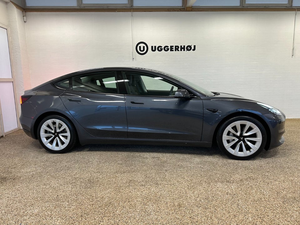 Tesla Model 3 Long Range AWD 4d