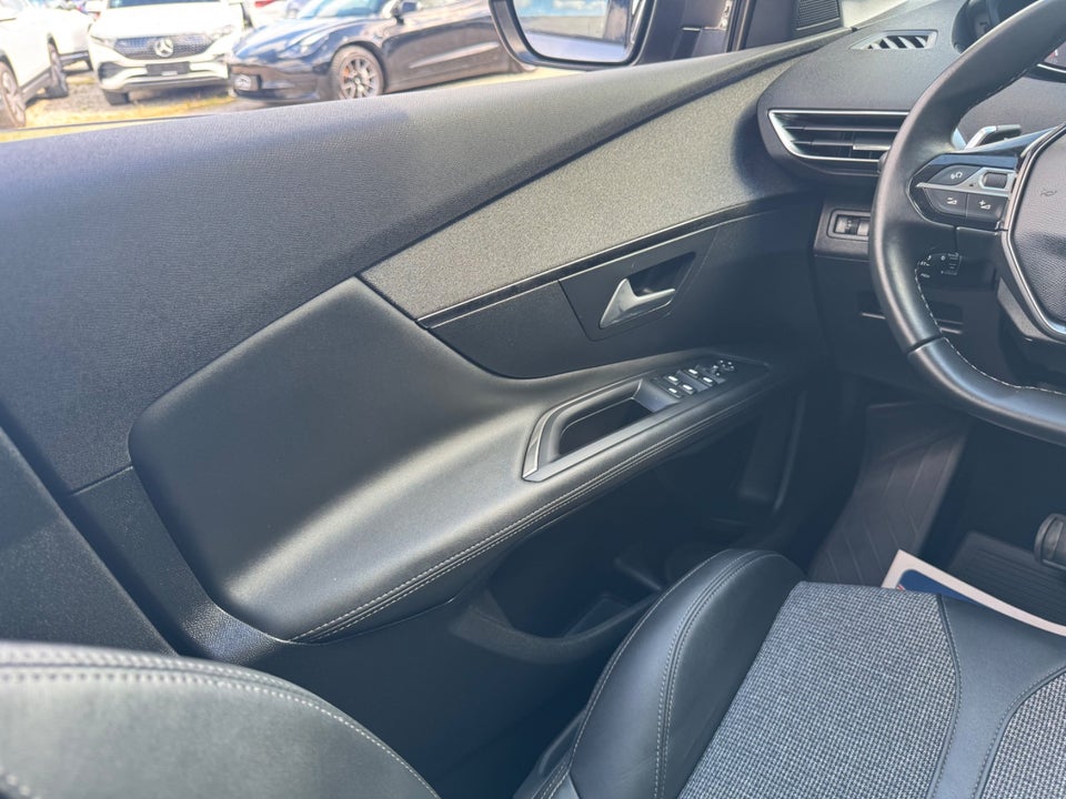 Peugeot 3008 1,5 BlueHDi 130 Allure Limited EAT8 5d