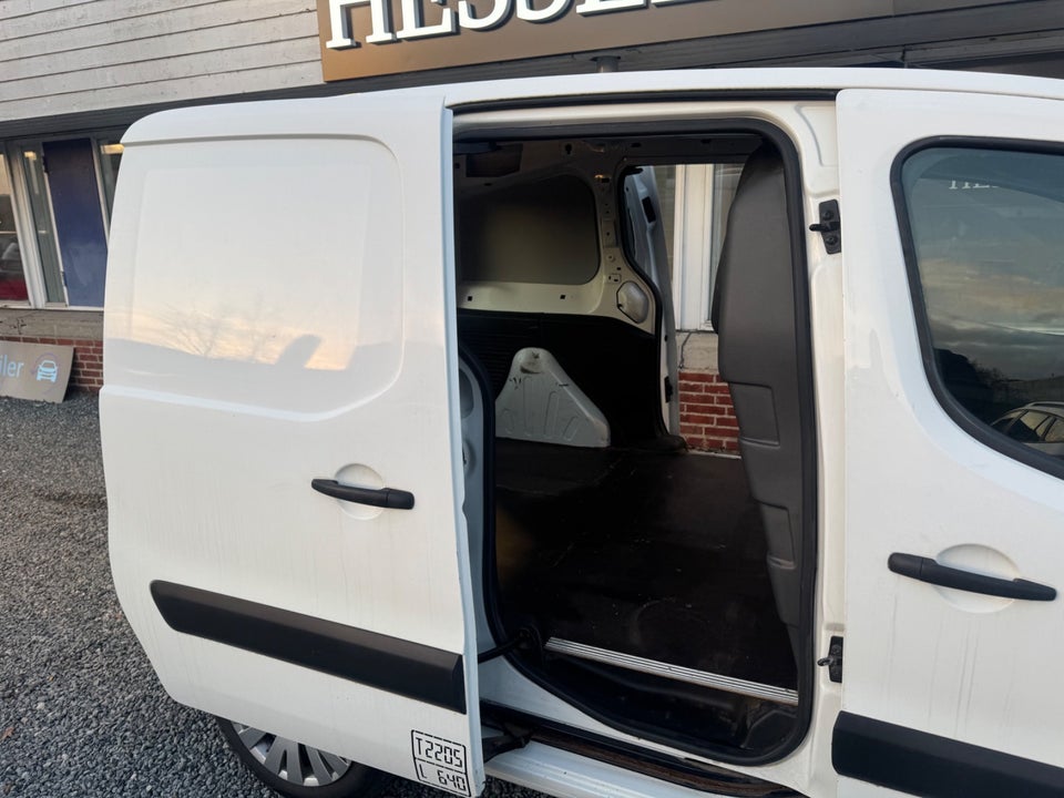 Peugeot Partner 1,6 BlueHDi 100 L1 ESG Flex Van 5d