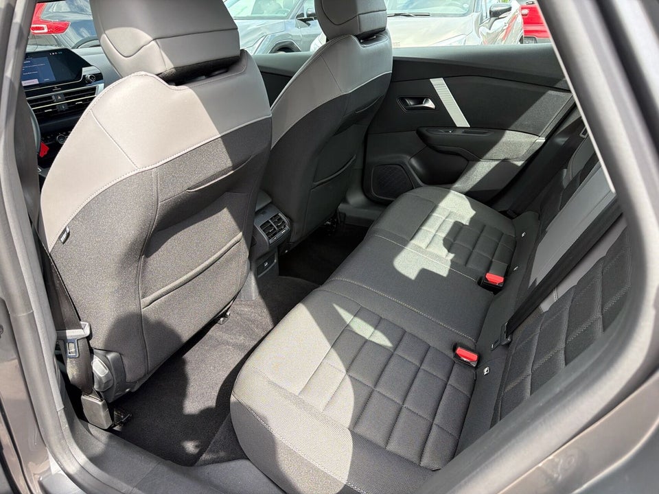 Citroën ë-C4 X 54 Plus 4d
