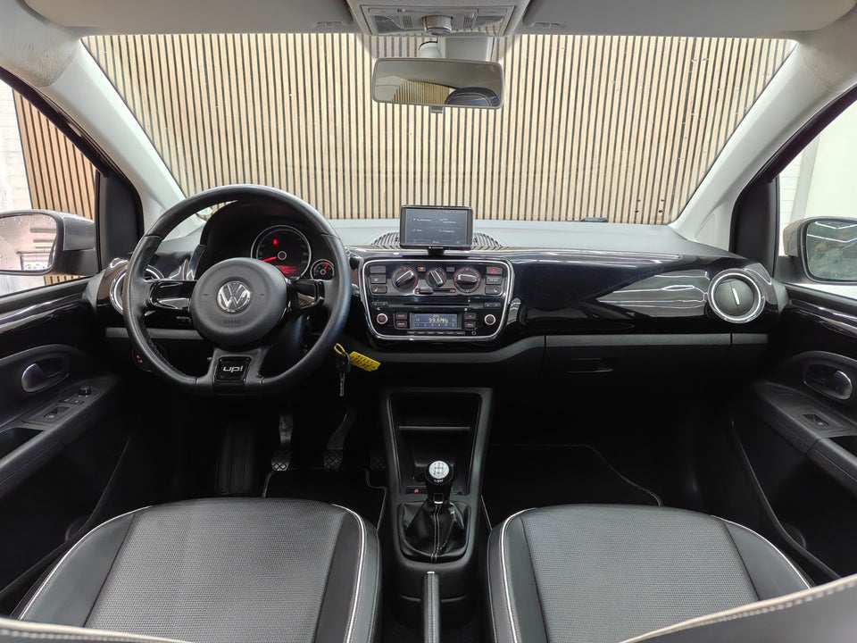 VW Up! 1,0 75 Black Up! 5d