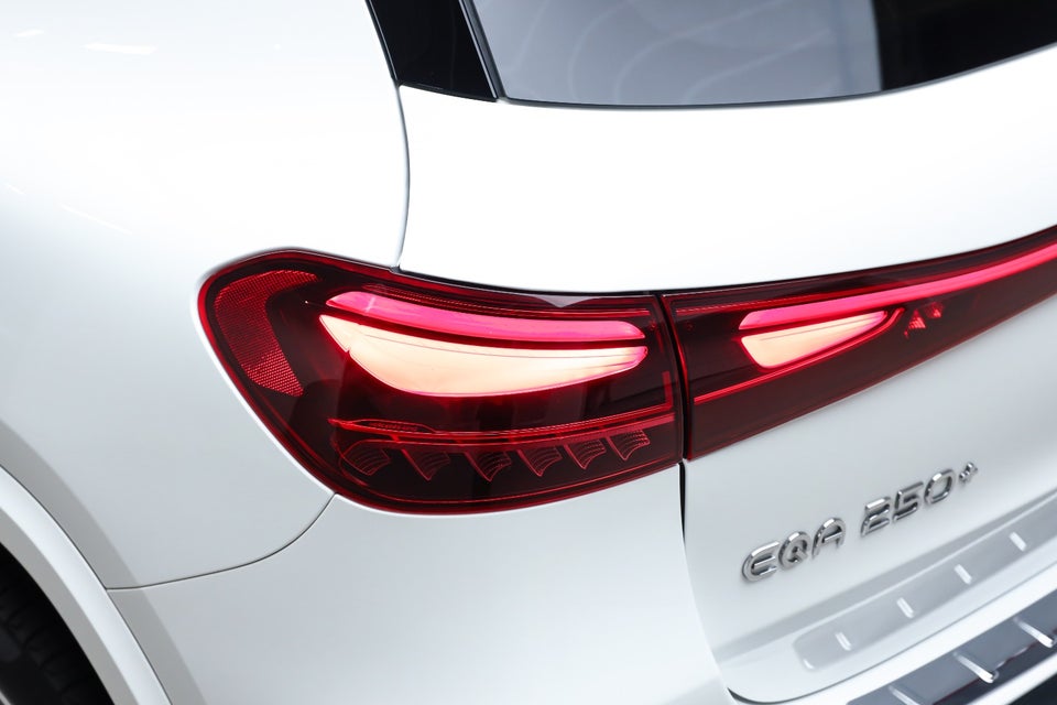 Mercedes EQA250+ AMG Advance 5d