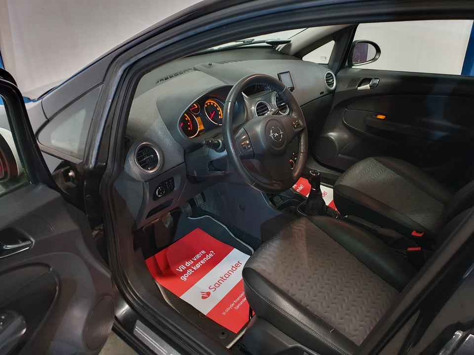 Opel Corsa 1,4 16V Cosmo 5d