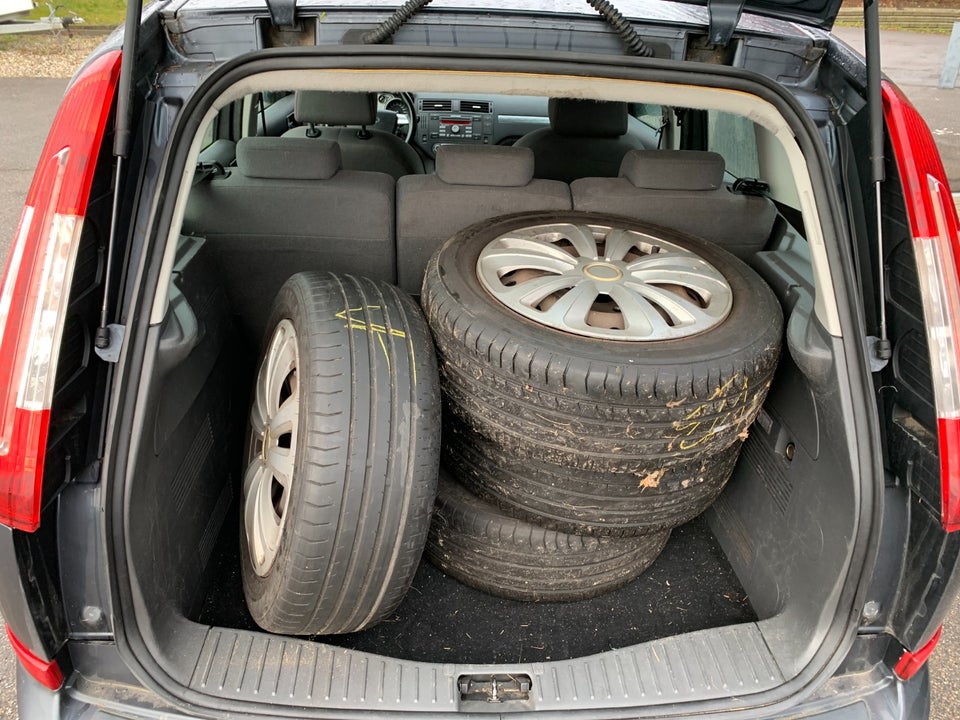 Ford C-MAX 1,6 Ambiente 5d