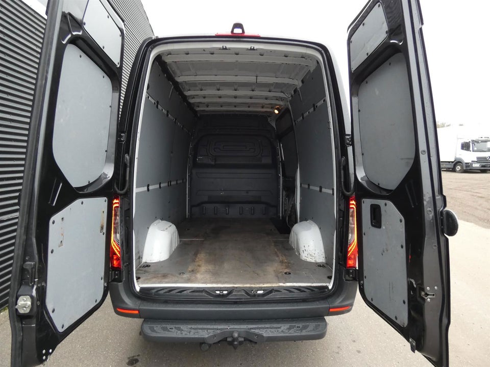 Mercedes Sprinter 319 3,0 CDi A2 Kassevogn aut. RWD