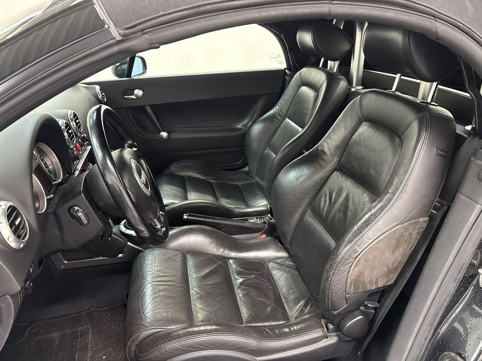 Audi TT 1,8 T 225 Roadster quattro 2d