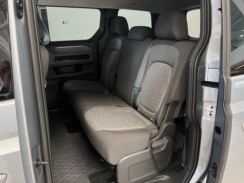 VW ID.Buzz 77 Pro SWB 5d