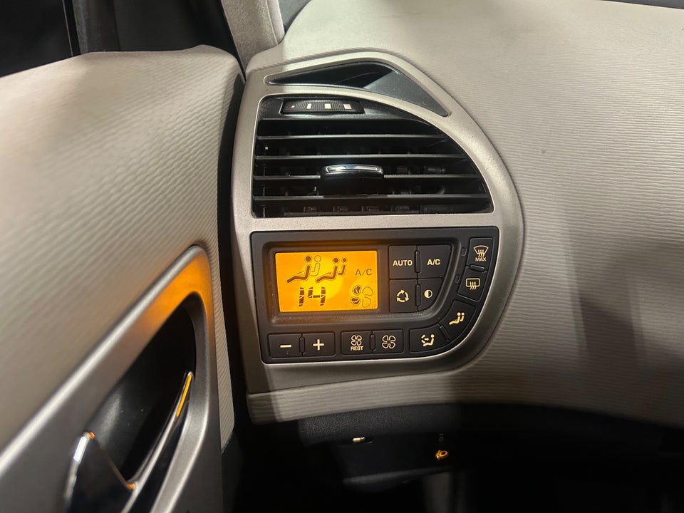 Citroën Grand C4 Picasso 2,0 HDi 138 VTR E6G 7prs 5d