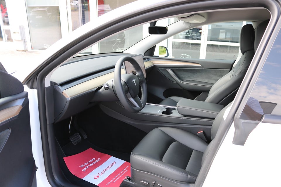 Tesla Model Y RWD 5d