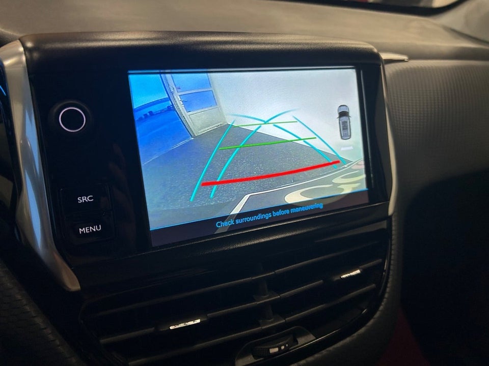 Peugeot 2008 1,2 e-THP 130 Allure Sky 5d