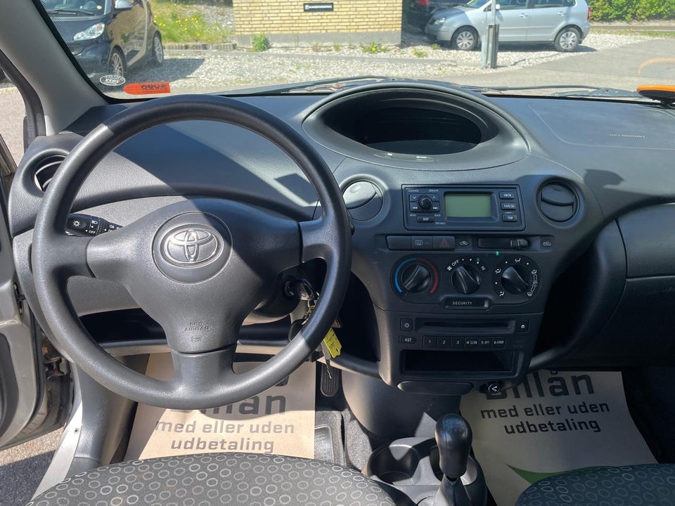 Toyota Yaris 1,0 Terra 3d
