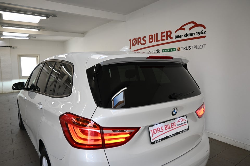 BMW 216i 1,5 Gran Tourer Connected 7prs 5d