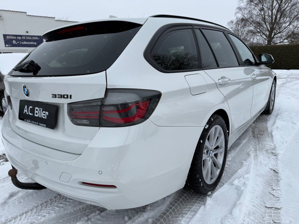 BMW 330i 2,0 Touring aut. 5d