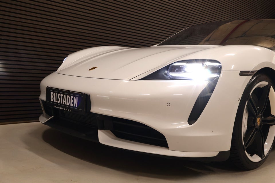 Porsche Taycan Turbo Performance+  4d