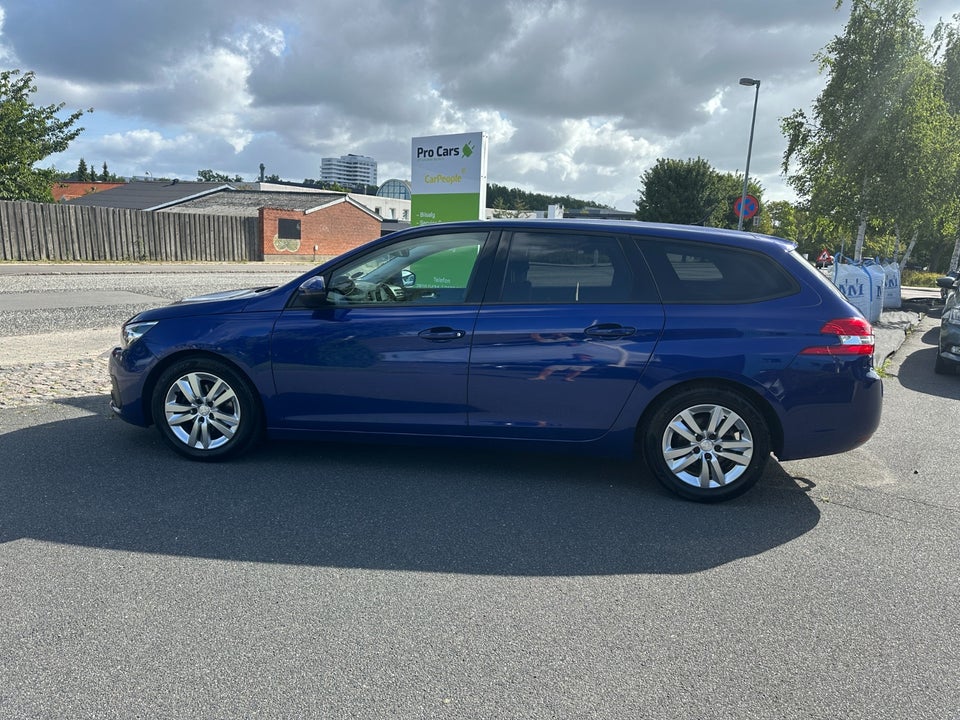 Peugeot 308 1,2 e-THP 130 Selection Sky SW 5d