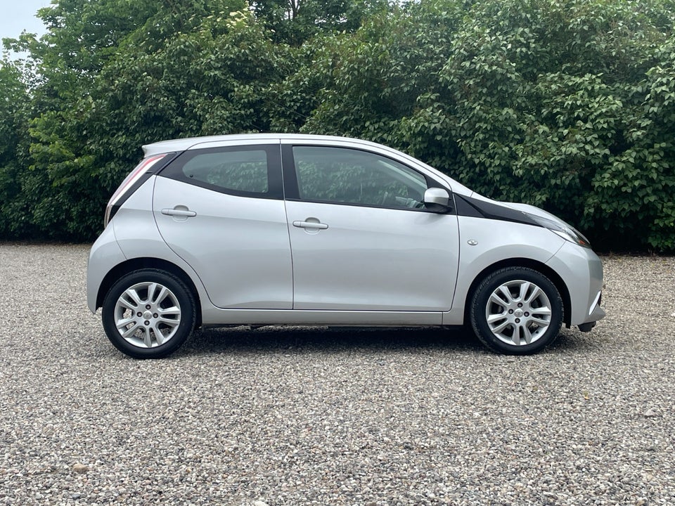 Toyota Aygo 1,0 VVT-i x-play 5d