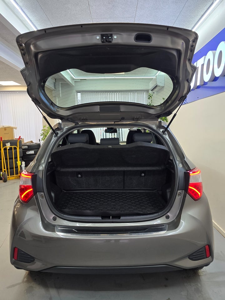 Toyota Yaris 1,5 Hybrid H3 Limited e-CVT 5d