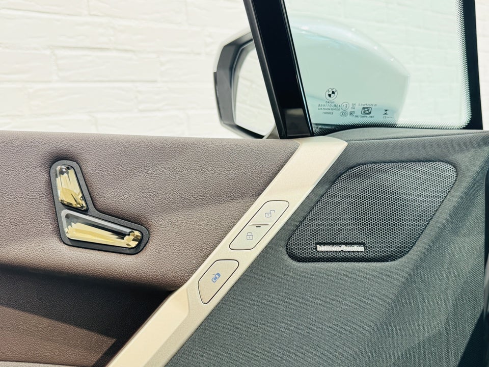 BMW iX xDrive40 Supercharged 5d