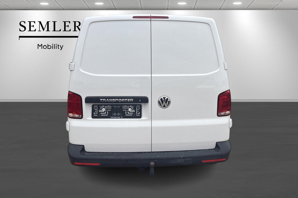 VW Transporter 2,0 TDi 110 Kassevogn lang