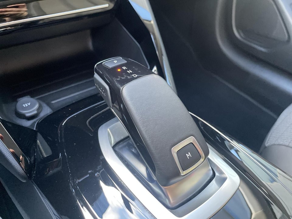 Peugeot 208 1,2 PureTech 100 Evolution EAT8 5d