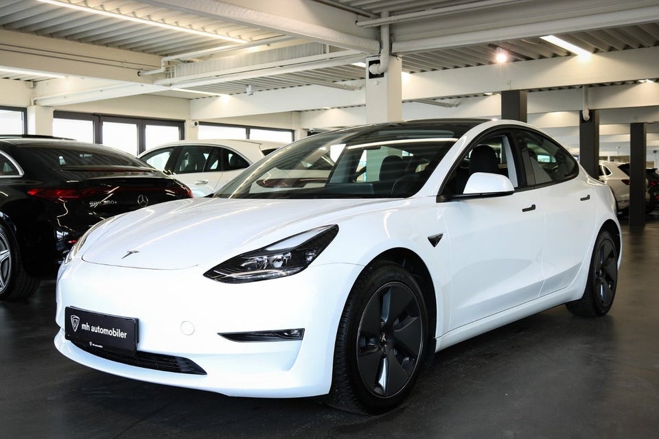 Tesla Model 3 Long Range AWD 4d