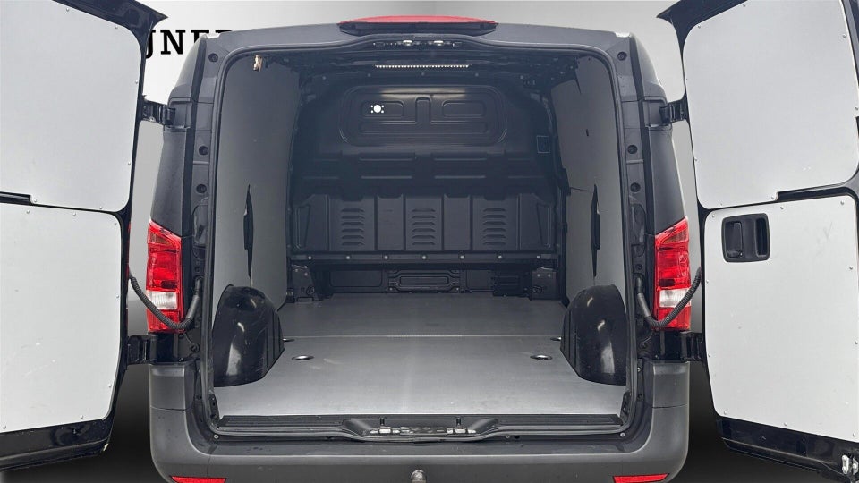 Mercedes Vito 114 2,0 CDi Kassevogn aut. L RWD