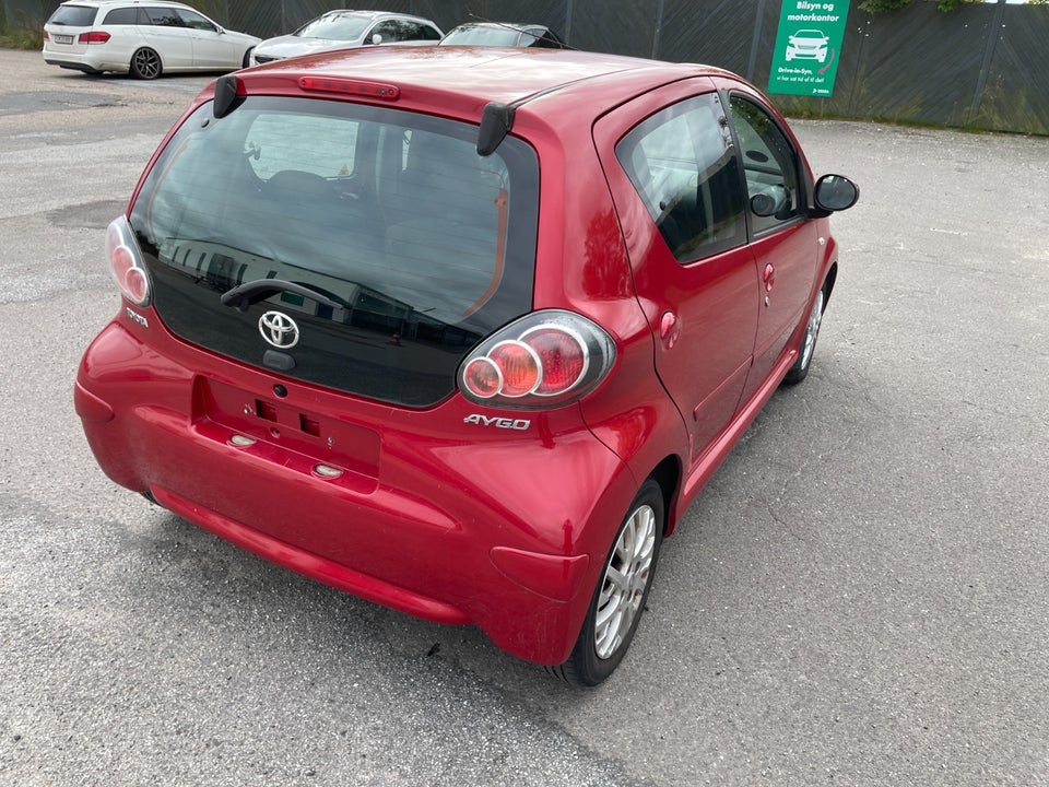 Toyota Aygo 1,0 Plus Red Line 5d