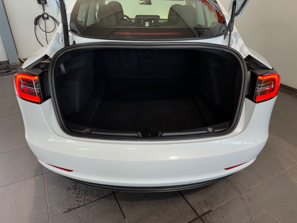 Tesla Model 3 Long Range AWD 4d