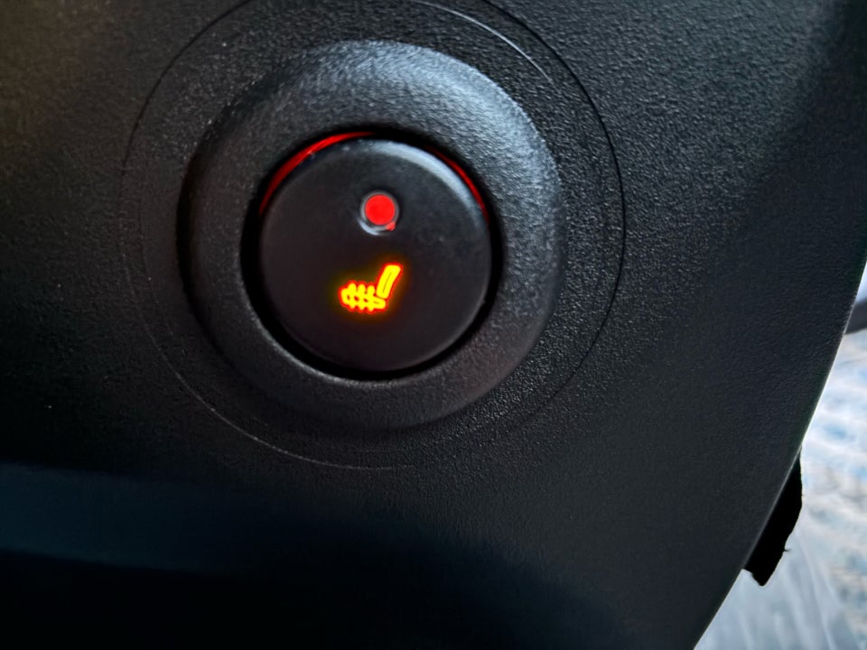 Iveco Daily 3,0 35S18 4100mm Box m/lift AG8