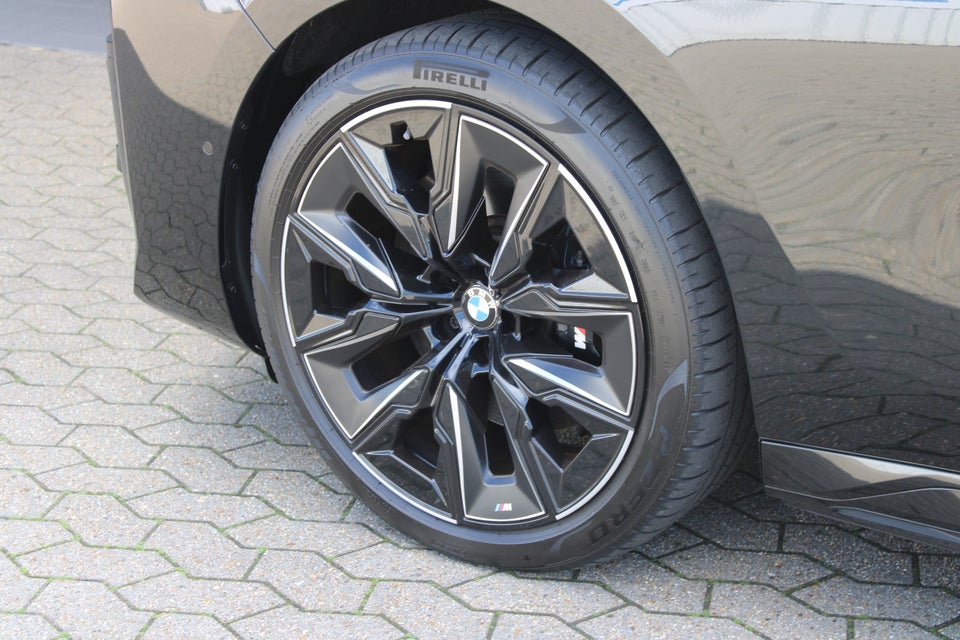 BMW i7 eDrive50 M-Sport 4d