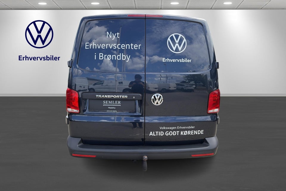 VW Transporter 2,0 TDi 110 Kassevogn lang